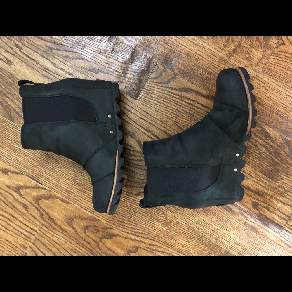 EUC!! Sorel Joan of Arctic Wedge Boot - Black - 8